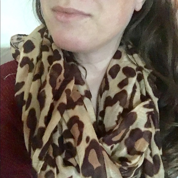 Accessories - Lightweight Leopard Infinity Loop Scarf Accessories - Lightweight Leopard Infinity Loop Scarf